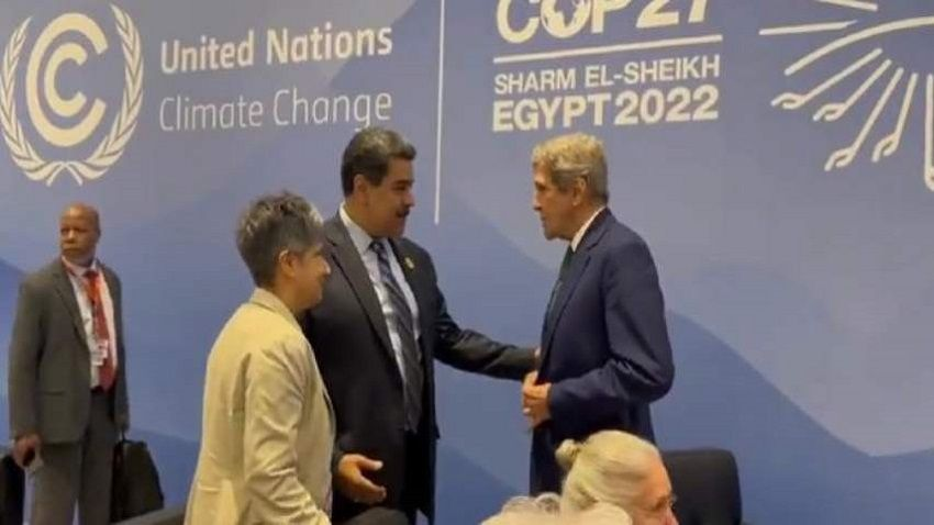 Başına 15 milyon dolar ödül koymuşlardı: Kerry, Maduro'nun önünde ceketini ilikledi..