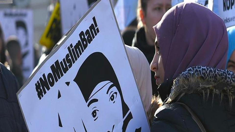Fransa'da Müslümanların Giyimine Yönelik Yasaklar: Asimilasyon ve İslamofobi...