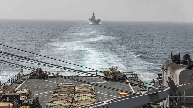 ABD: Yemen'de Husilerin kontrolündeki bölgeden atılan balistik füze, ABD konteyner gemisini vurdu