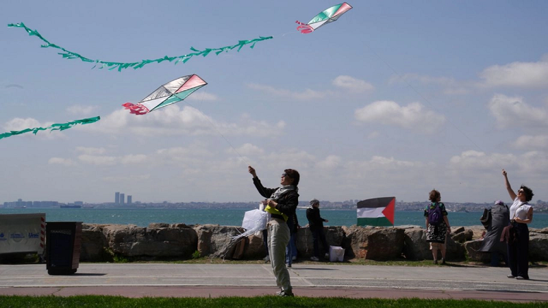 Filistin'e Özgürlük Platformu, Kadıköy'de Gazze için uçurtma uçurdu...