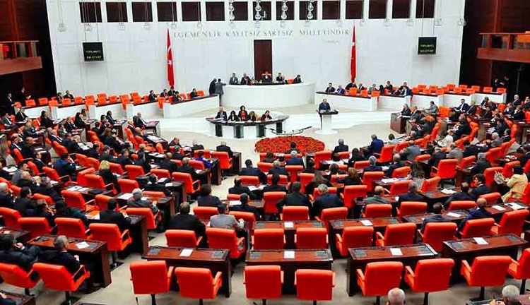 İktidar ve Muhalefet birlikte, bir dakika sürdü: Milletvekili maaşı 56 Bin TL'ye yükseldi